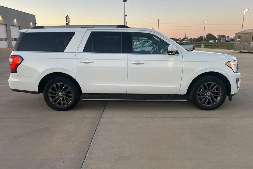 2020 Ford Expedition MAX Limited photo 1
