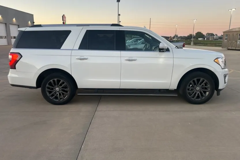 2020 Ford Expedition MAX Limited photo 1
