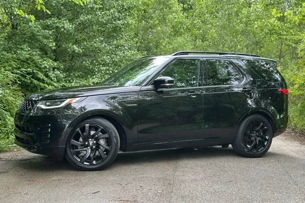 2024 Land Rover Discovery SE photo 1