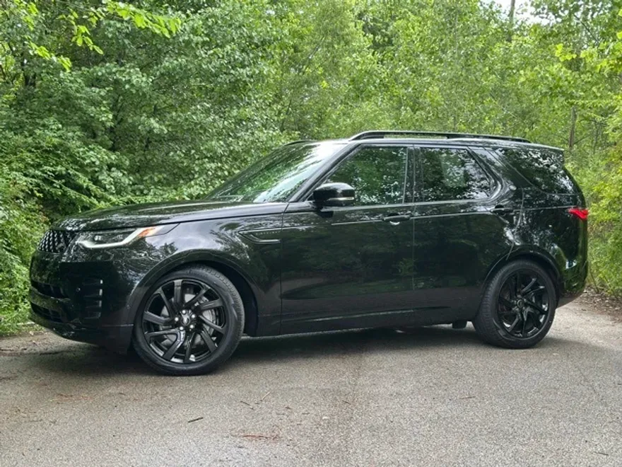 2024 Land Rover Discovery SE photo 1