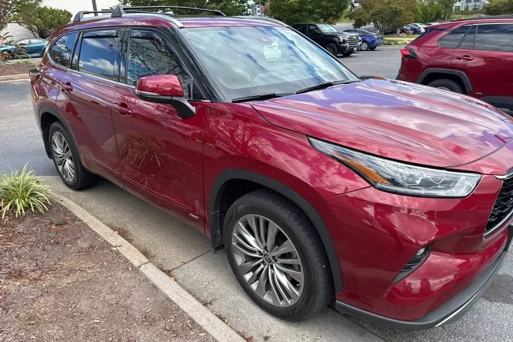 2022 Toyota Highlander Hybrid Platinum photo 1