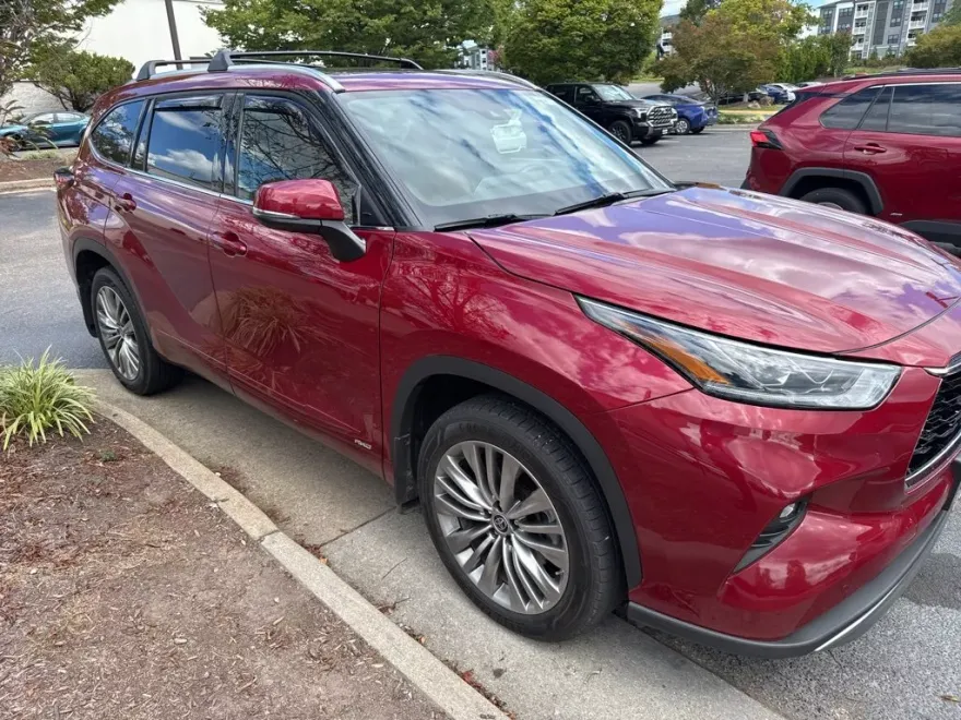 2022 Toyota Highlander Hybrid Platinum photo 1