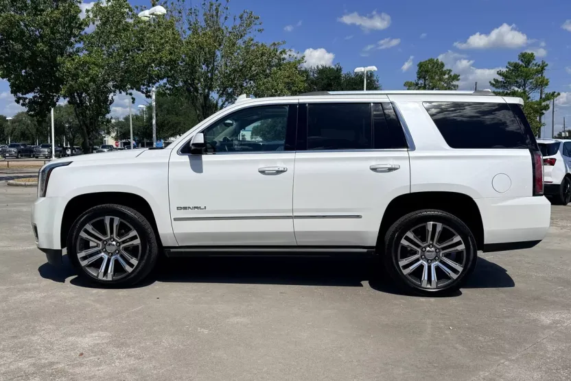 2019 Gmc Yukon Denali photo 1