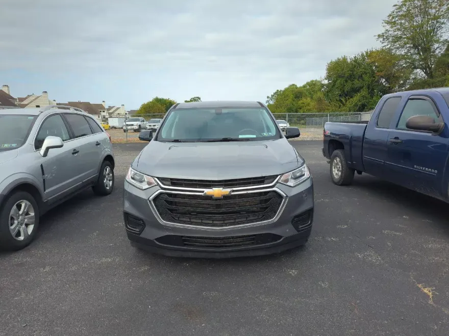 2020 Chevrolet Traverse LS photo 1