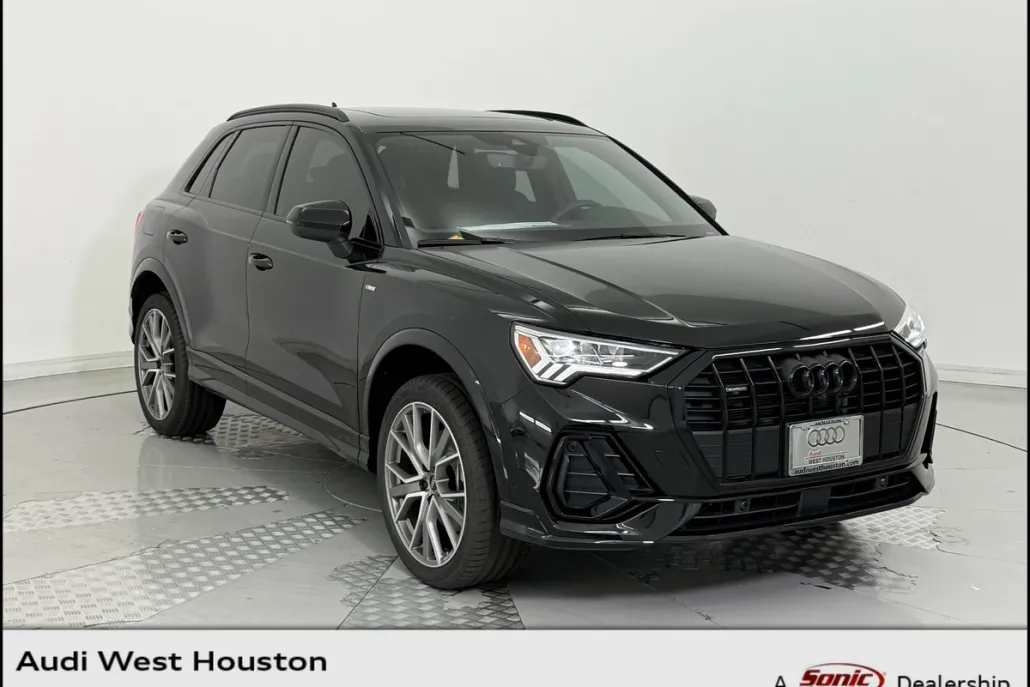 2025 Audi Q3 45 TFSI S line Premium Plus photo 1