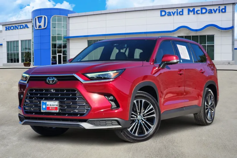 2024 Toyota Highlander Hybrid Platinum photo 1