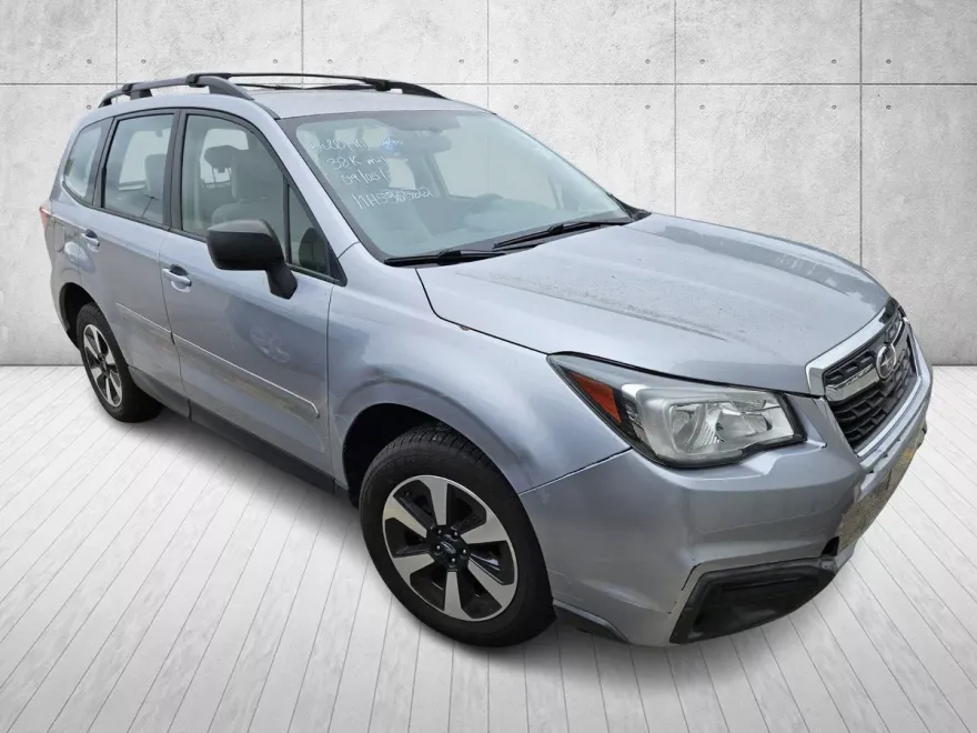 2017 Subaru Forester 2.5i photo 1