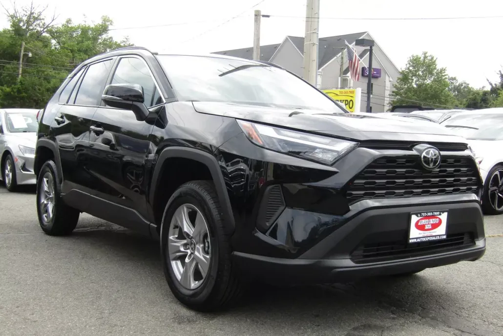 2025 Toyota RAV4 XLE Sport photo 1