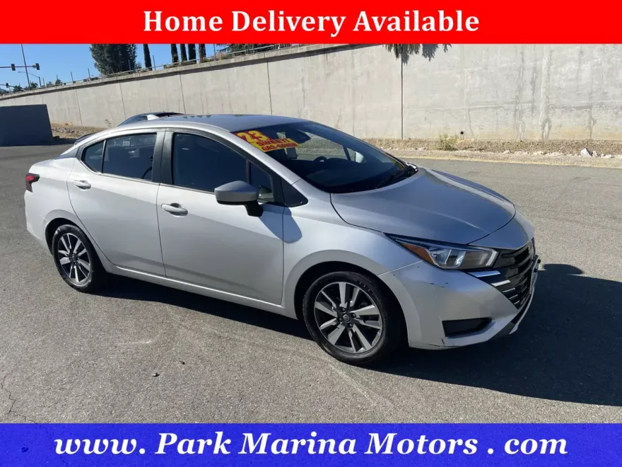 2023 Nissan Versa SV photo 1