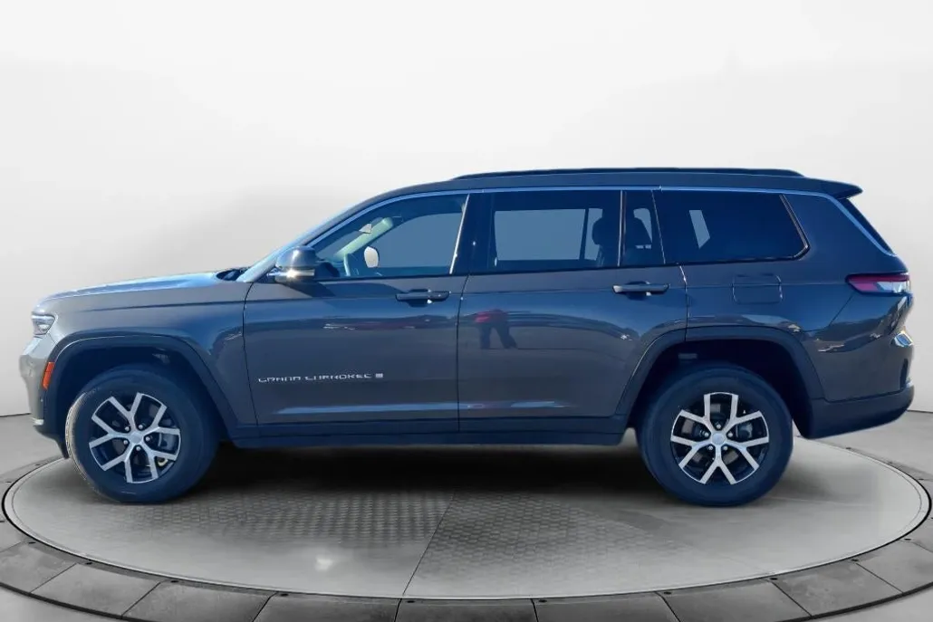 2024 Jeep Grand Cherokee L Sport photo 1