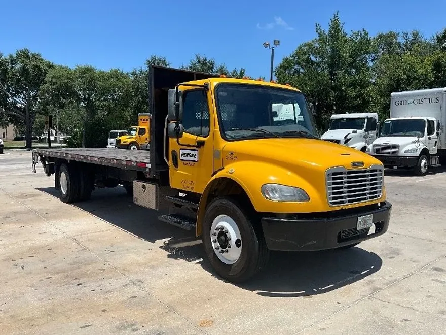 2020 Freightliner M2 106 Medium Duty photo 1
