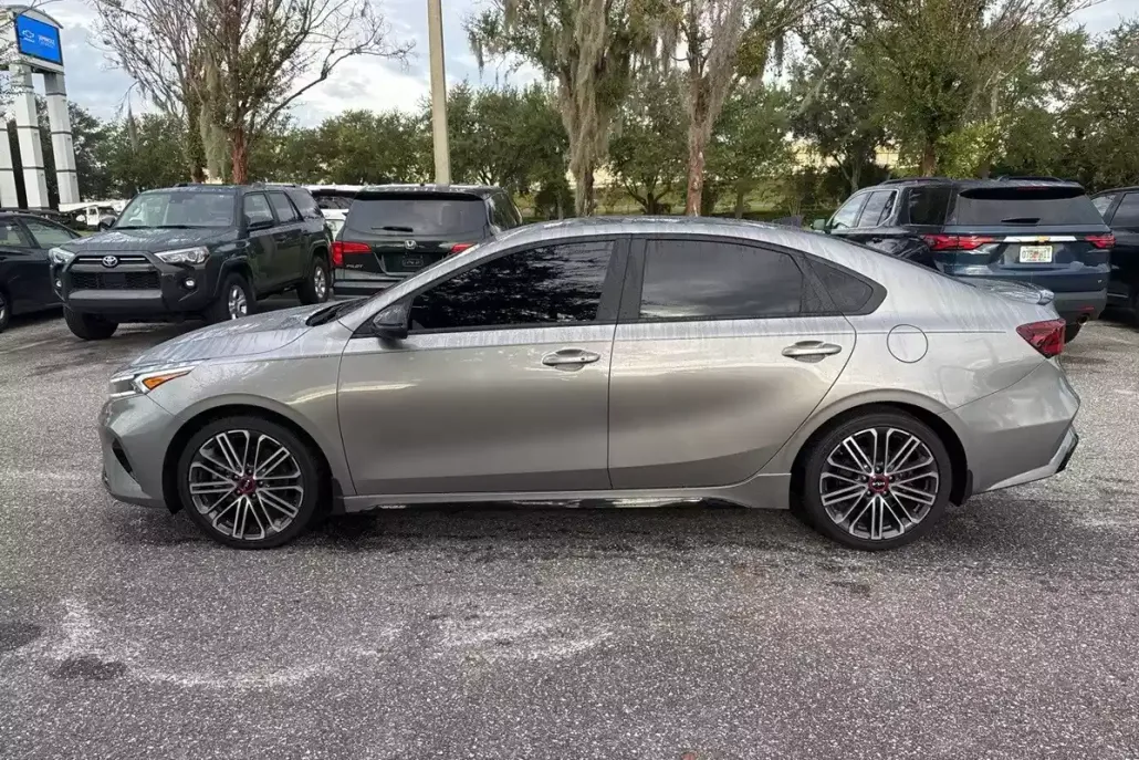 2023 Kia Forte GT photo 1