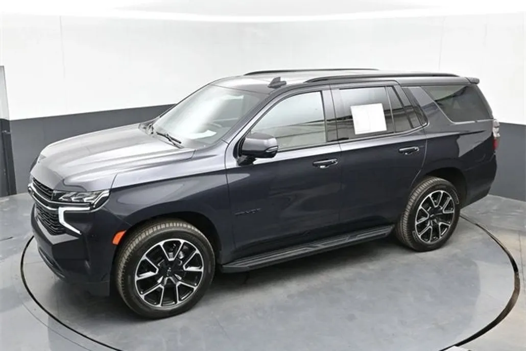 2022 Chevrolet Tahoe RST photo 1