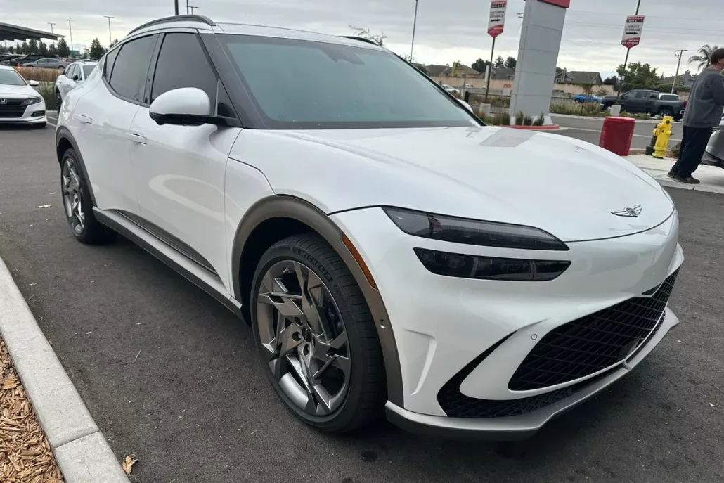 2024 Genesis GV60 AWD Performance photo 1
