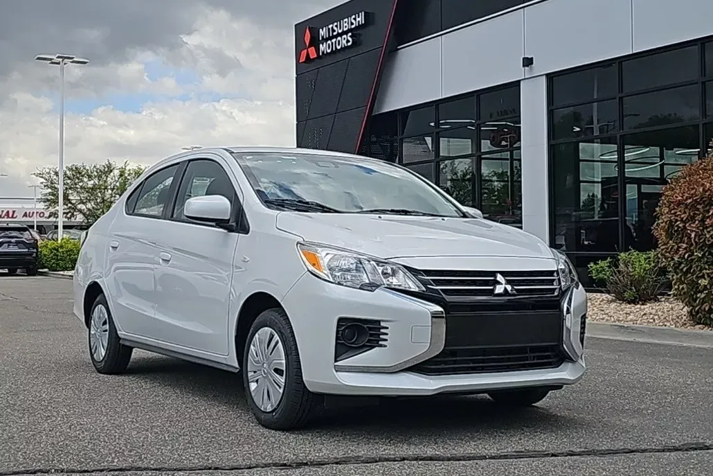 2024 Mitsubishi Mirage G4 photo 1