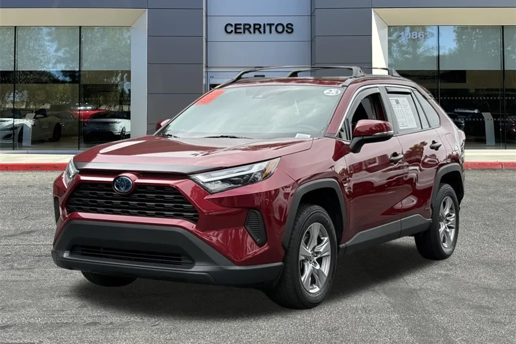 2023 Toyota RAV4 Hybrid XLE photo 1