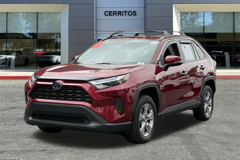 2023 Toyota RAV4 Hybrid XLE photo 1