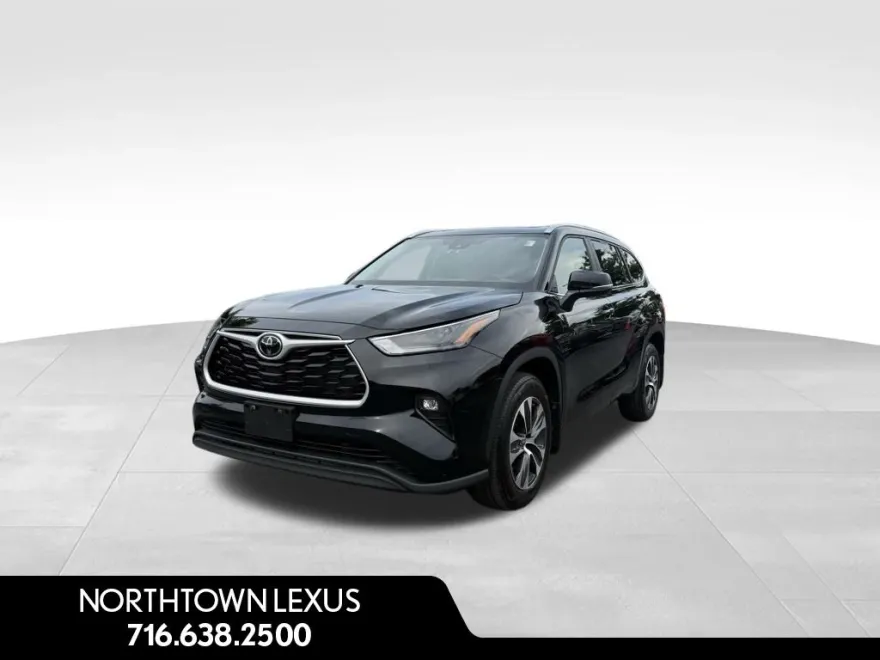 2023 Toyota Highlander L photo 1