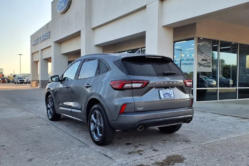 2023 Ford Escape Select photo 1
