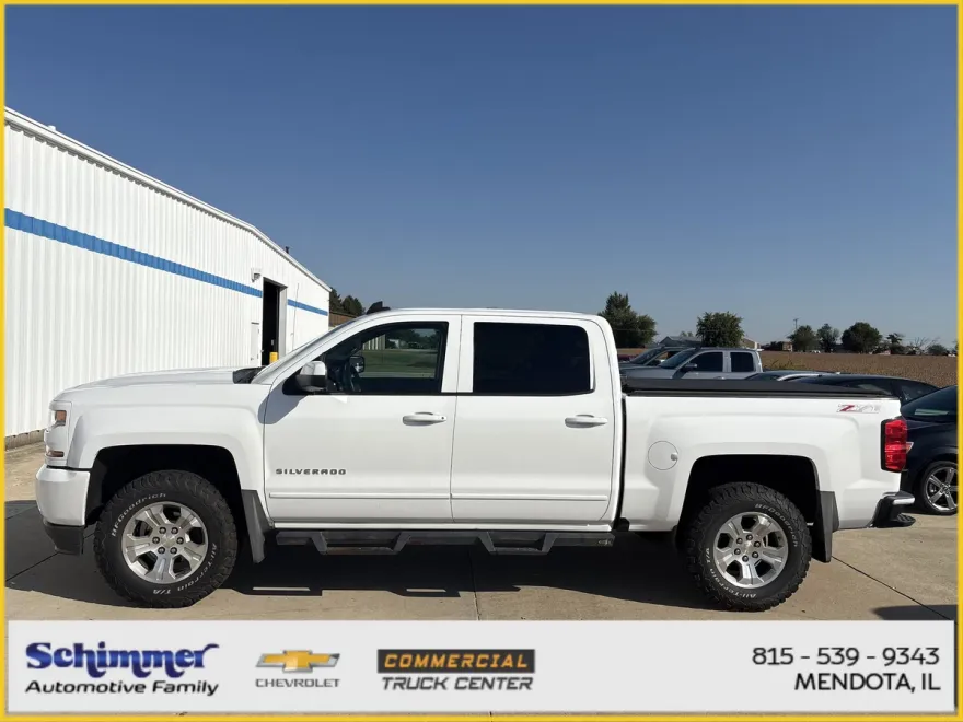 2017 Chevrolet Silverado 1500 LT photo 1