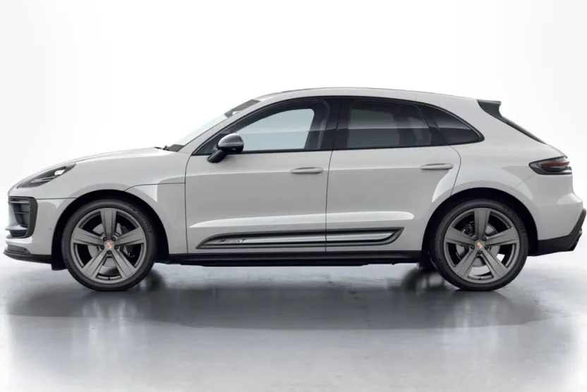 2026 Porsche Macan T photo 1