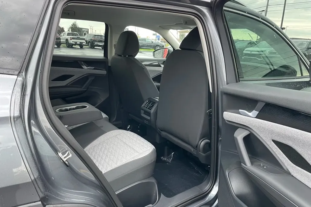 2025 Volkswagen Tiguan S photo 1