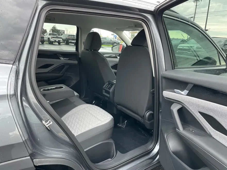2025 Volkswagen Tiguan S photo 1