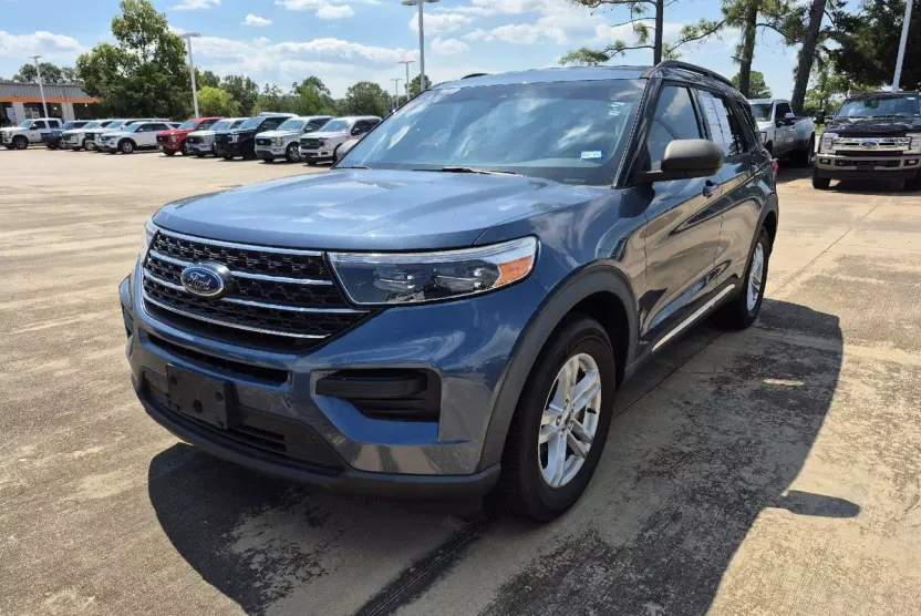 2020 Ford Explorer XLT photo 1