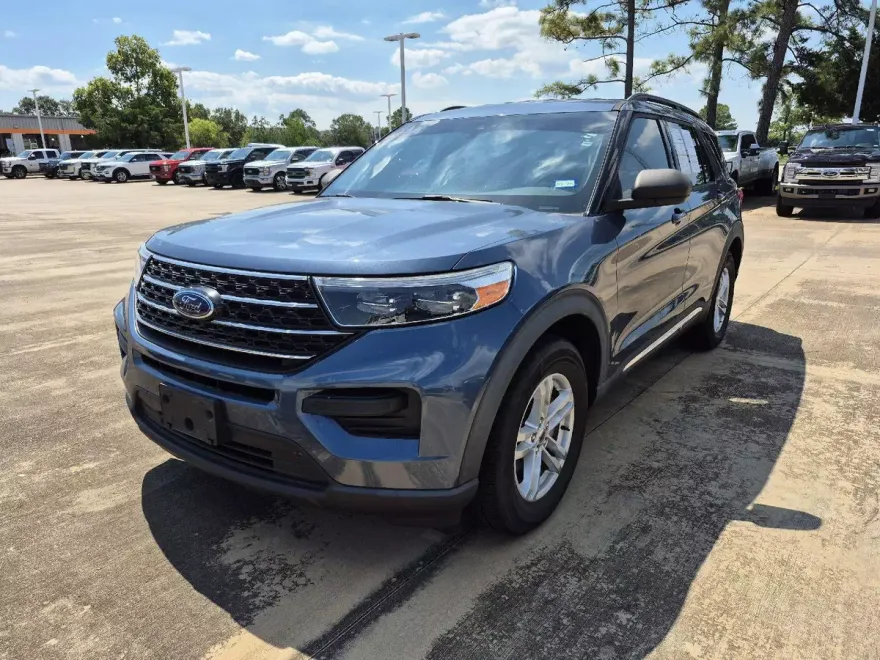 2020 Ford Explorer XLT photo 1