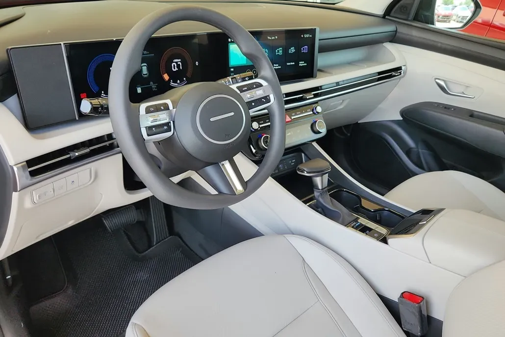 2025 Hyundai Tucson SEL photo 8