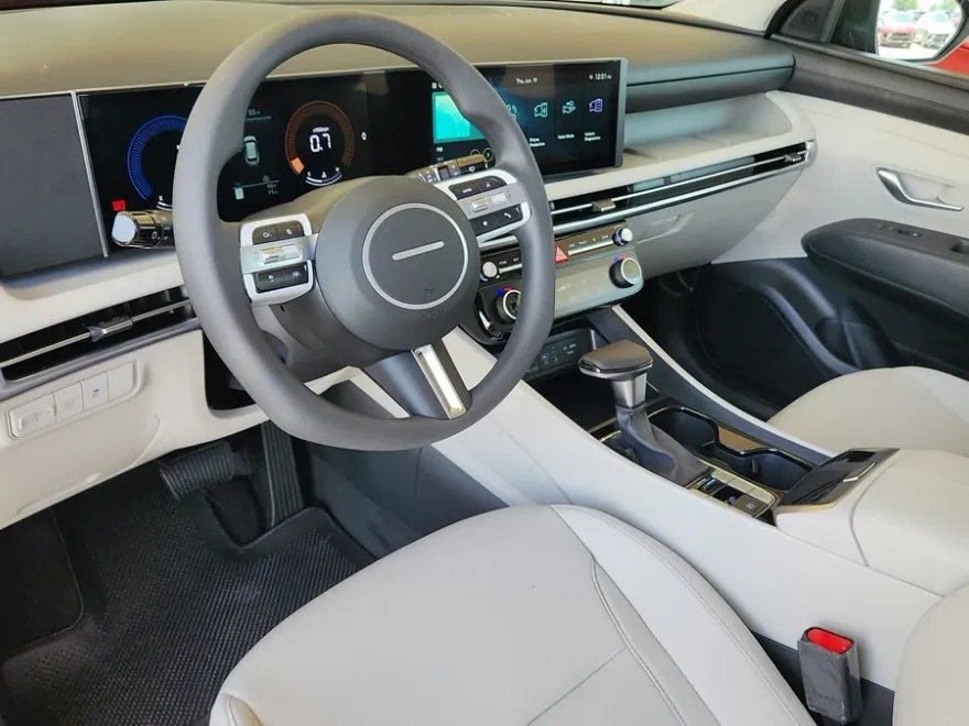 2025 Hyundai Tucson SEL photo 8