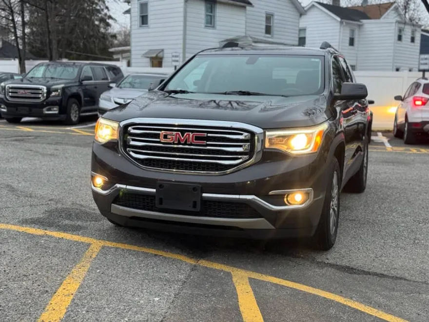 2017 Gmc Acadia SLE photo 1