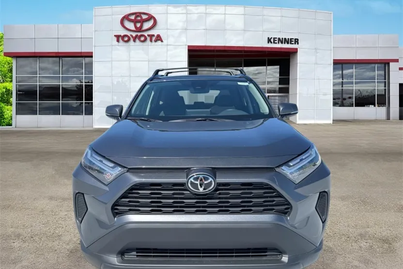 2025 Toyota RAV4 XLE photo 1