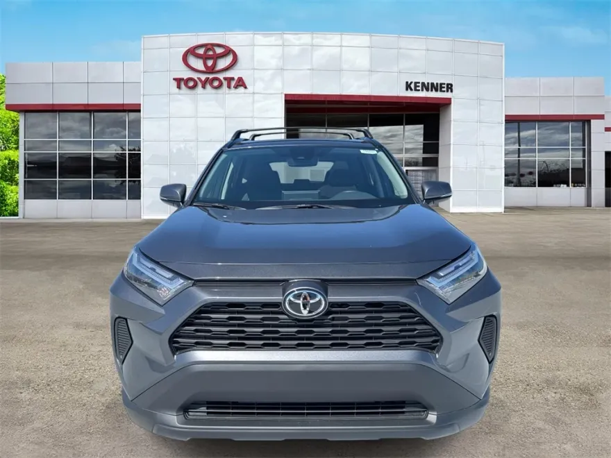 2025 Toyota RAV4 XLE photo 1