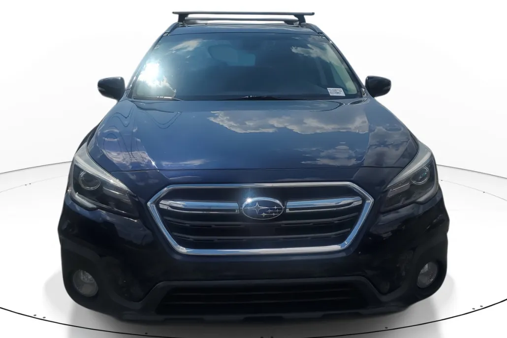 2018 Subaru Outback Touring photo 1