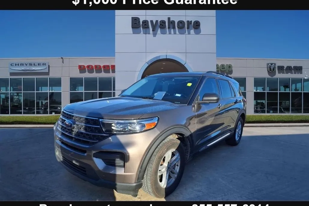 2021 Ford Explorer XLT photo 1