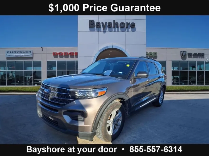 2021 Ford Explorer XLT photo 1