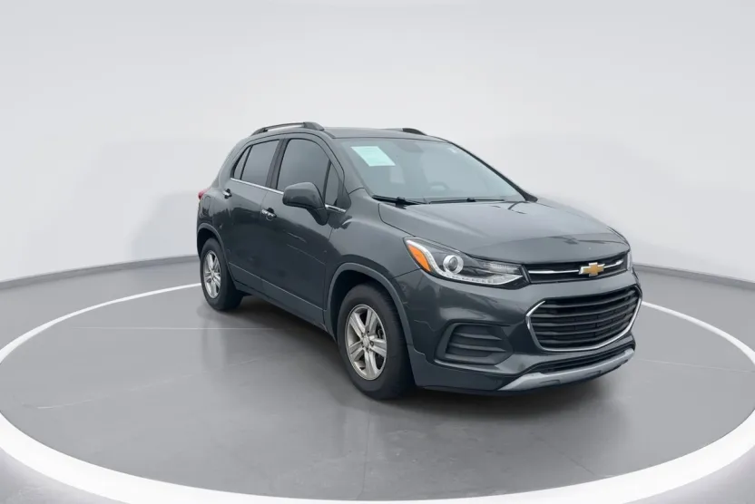 2020 Chevrolet Trax LT photo 1