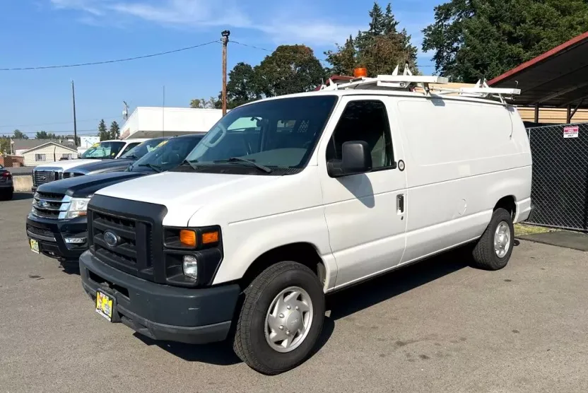 2008 Ford E-250 photo 1