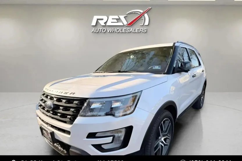 2017 Ford Explorer Sport photo 1