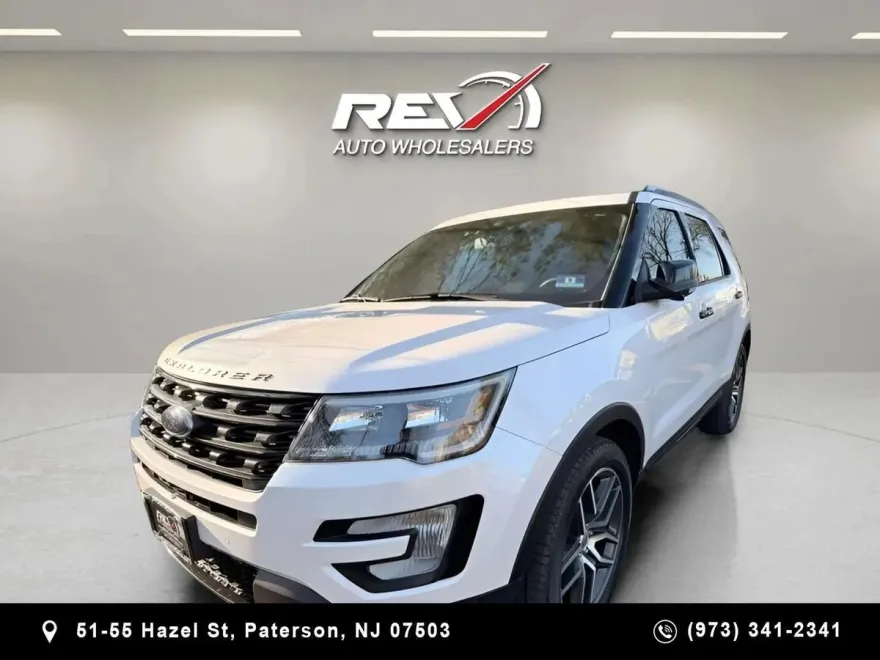 2017 Ford Explorer Sport photo 1
