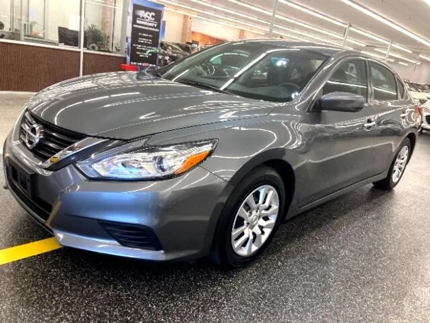 2016 Nissan Altima 2.5 S photo 1