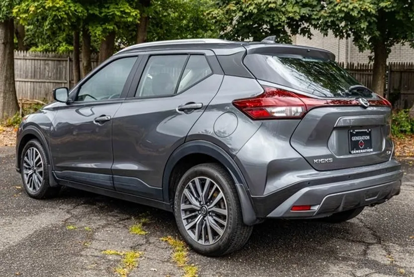 2021 Nissan Kicks SV photo 1