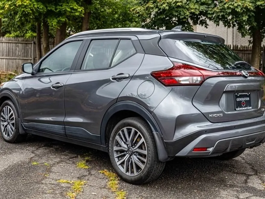 2021 Nissan Kicks SV photo 1