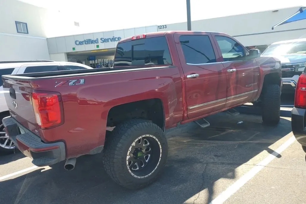 2018 Chevrolet Silverado 1500 LTZ photo 1