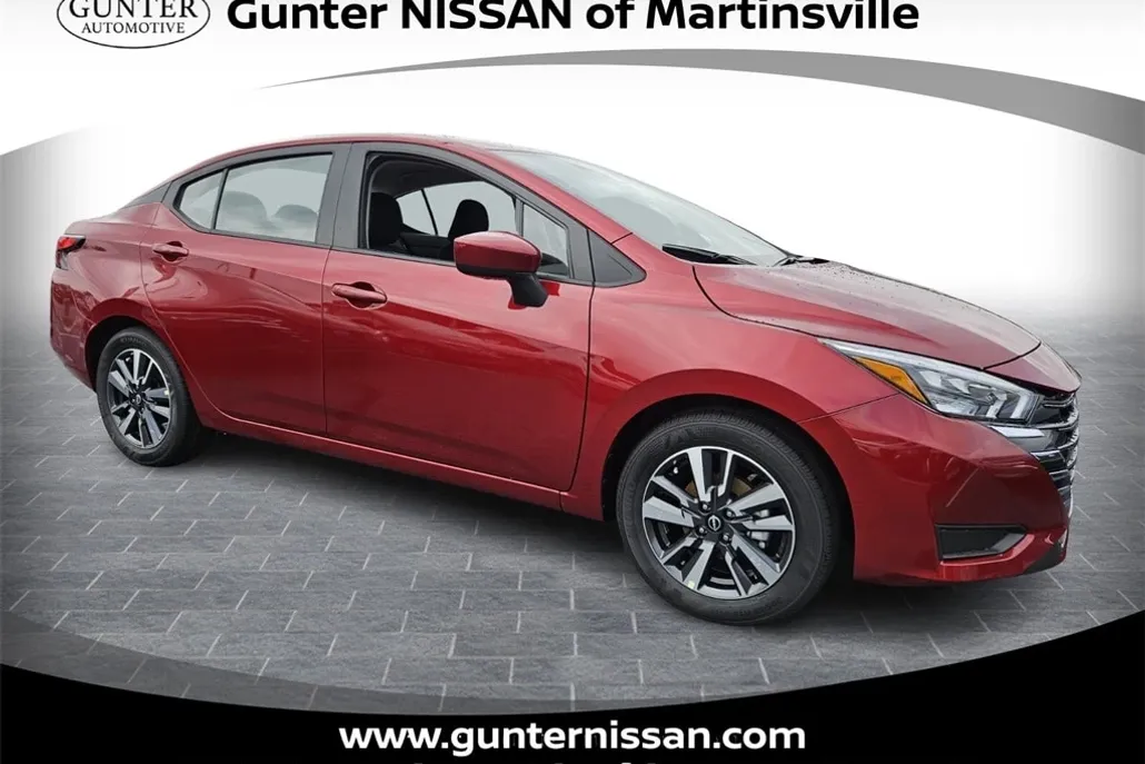 2025 Nissan Versa 1.6 SV photo 1