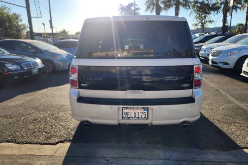 2016 Ford Flex SEL photo 1