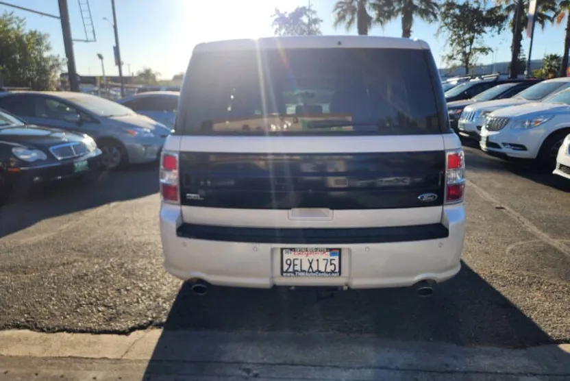 2016 Ford Flex SEL photo 1