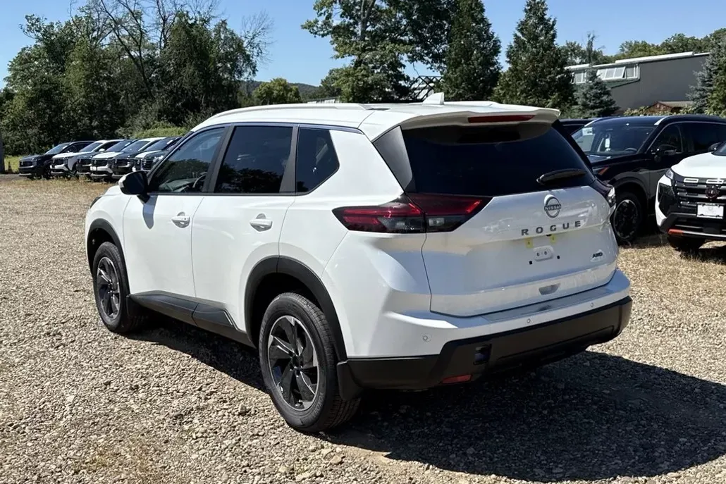 2026 Nissan Rogue SV photo 1