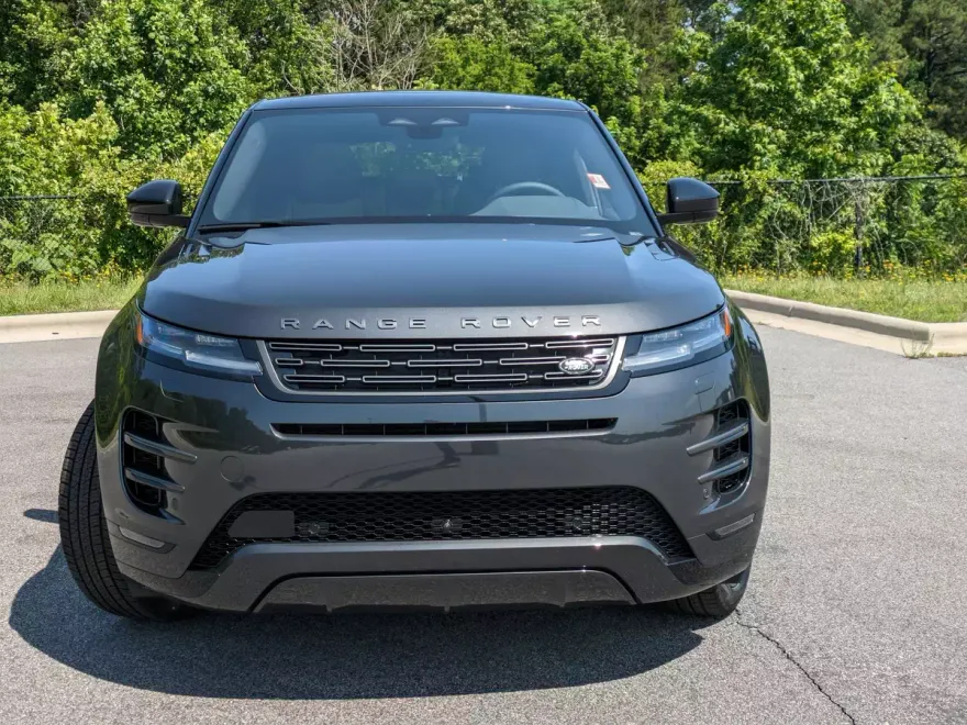 2026 Land Rover Range Rover Evoque Dynamic SE photo 2